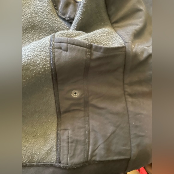 Womens Lululelemon Black Versa Vest - Picture 8 of 8